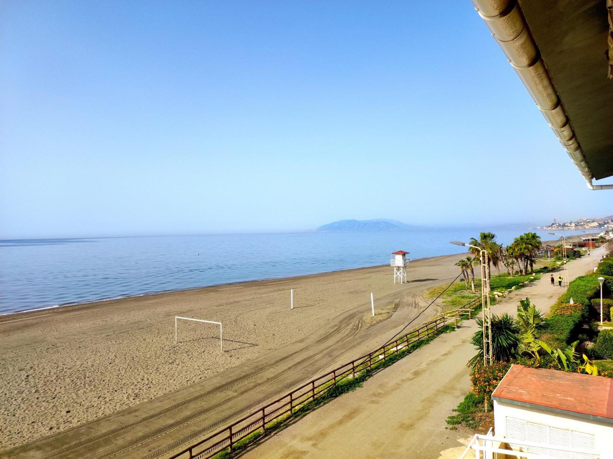 La Parada Beach توري دي بيناغالبون المظهر الخارجي الصورة